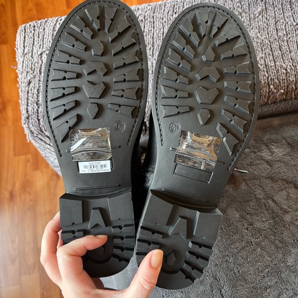 Torrid Size 9W Black Booties, Fur Lined Tops, New, Never Worn - Picture 3 of 8